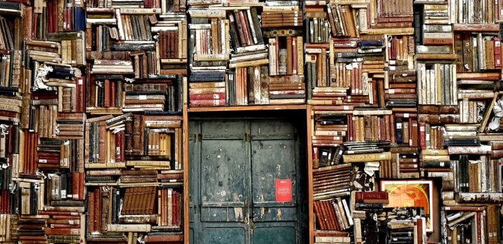 Книжная барахолка в